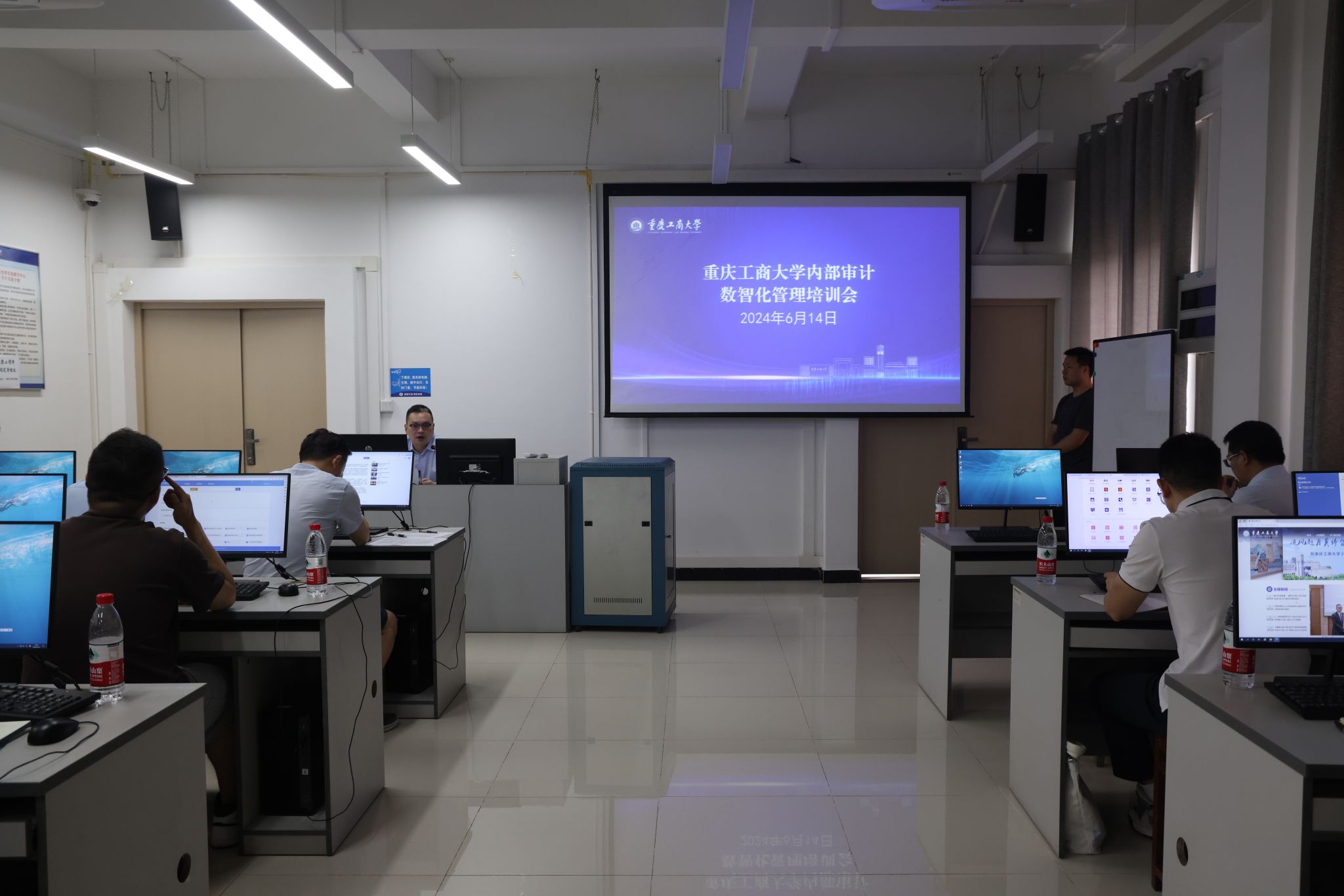 袁睿佳.jpg